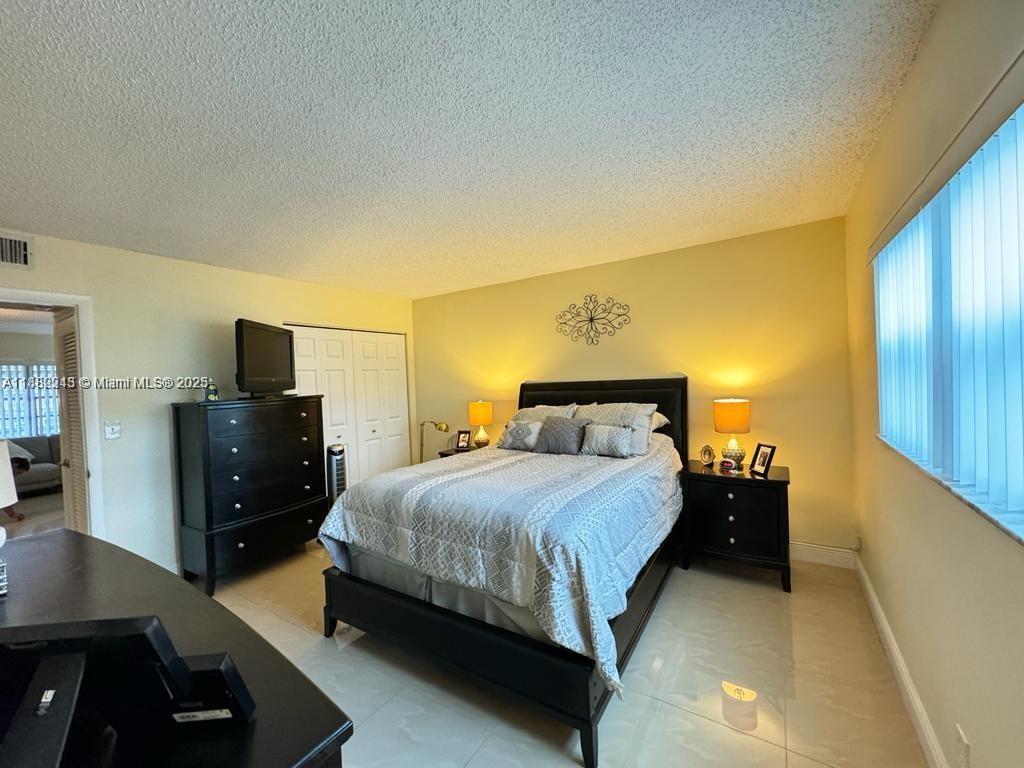BEVERLY HILLS CONDO NUMBE - Residential