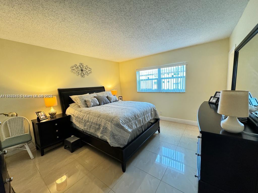 BEVERLY HILLS CONDO NUMBE - Residential