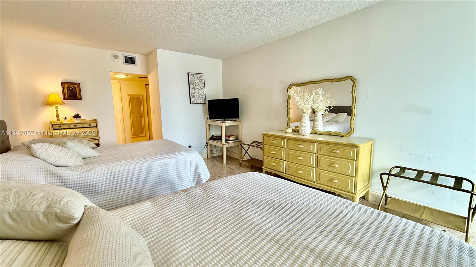 ARLEN HOUSE EAST CONDO - Residential