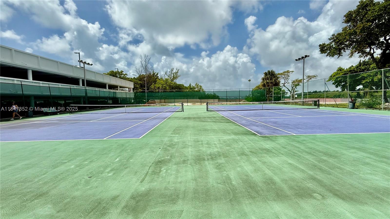 ARLEN HOUSE EAST CONDO - Residential