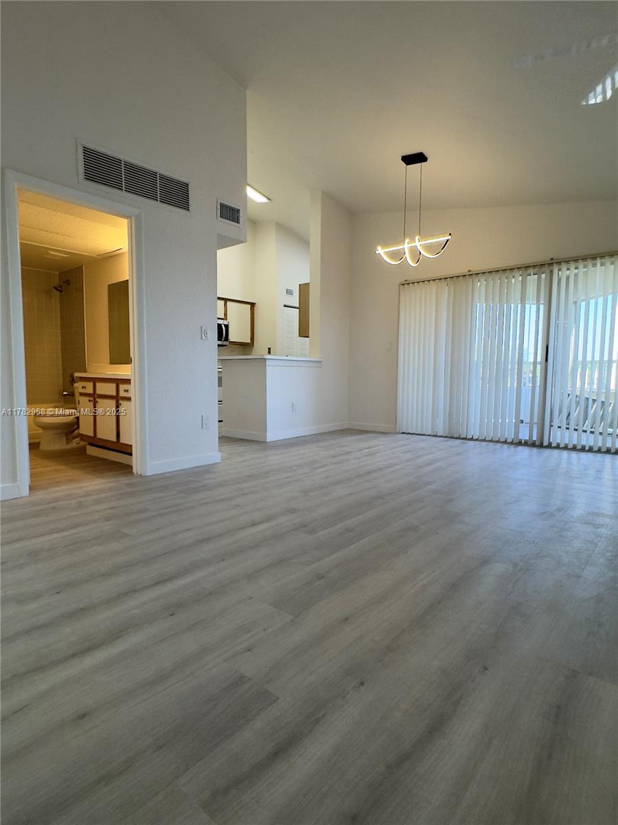 2880 N Oakland Forest Dr 311