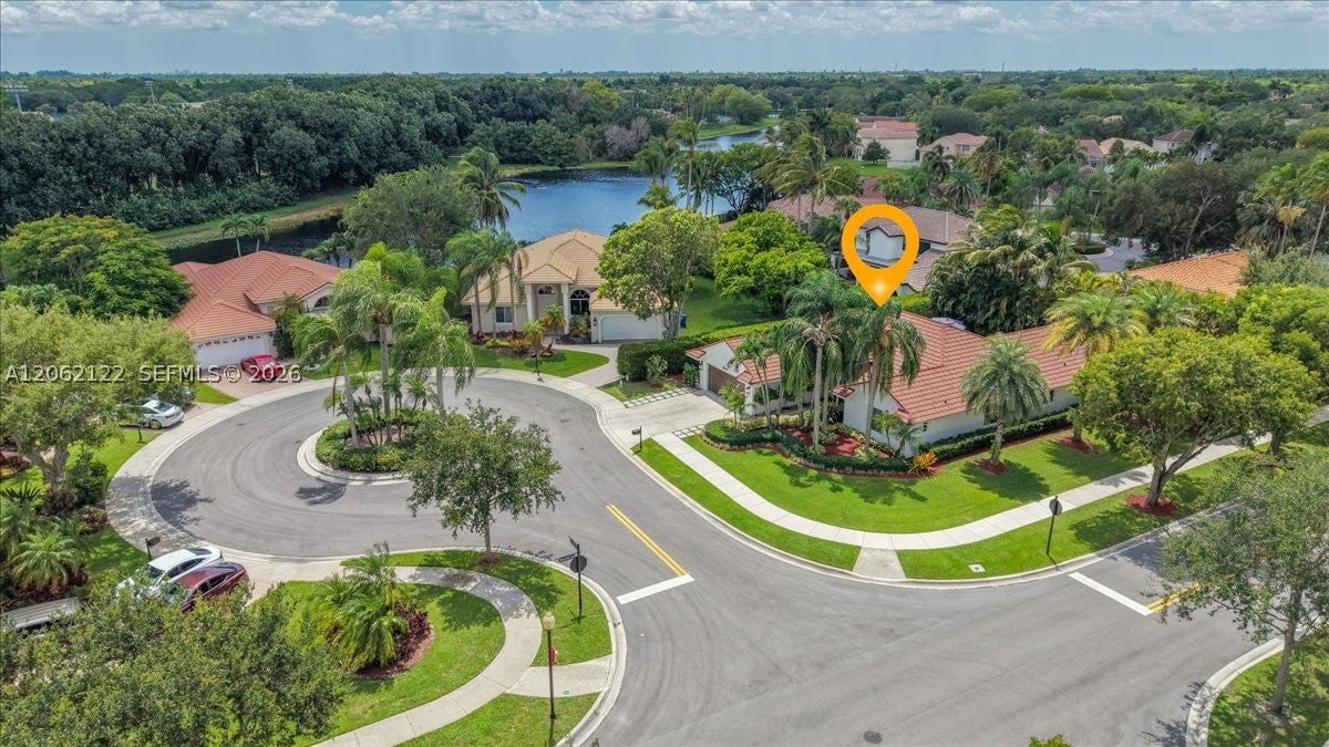 894 Spoonbill Cir