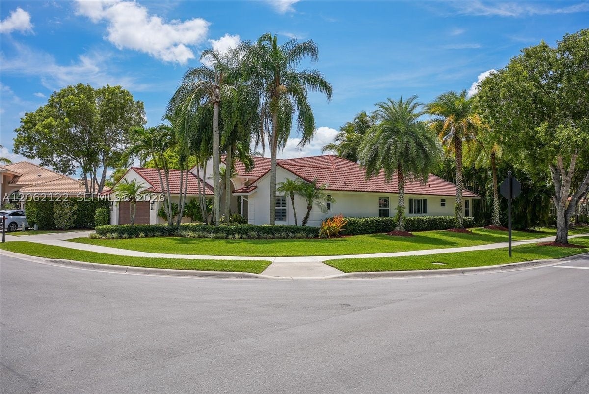894 Spoonbill Cir