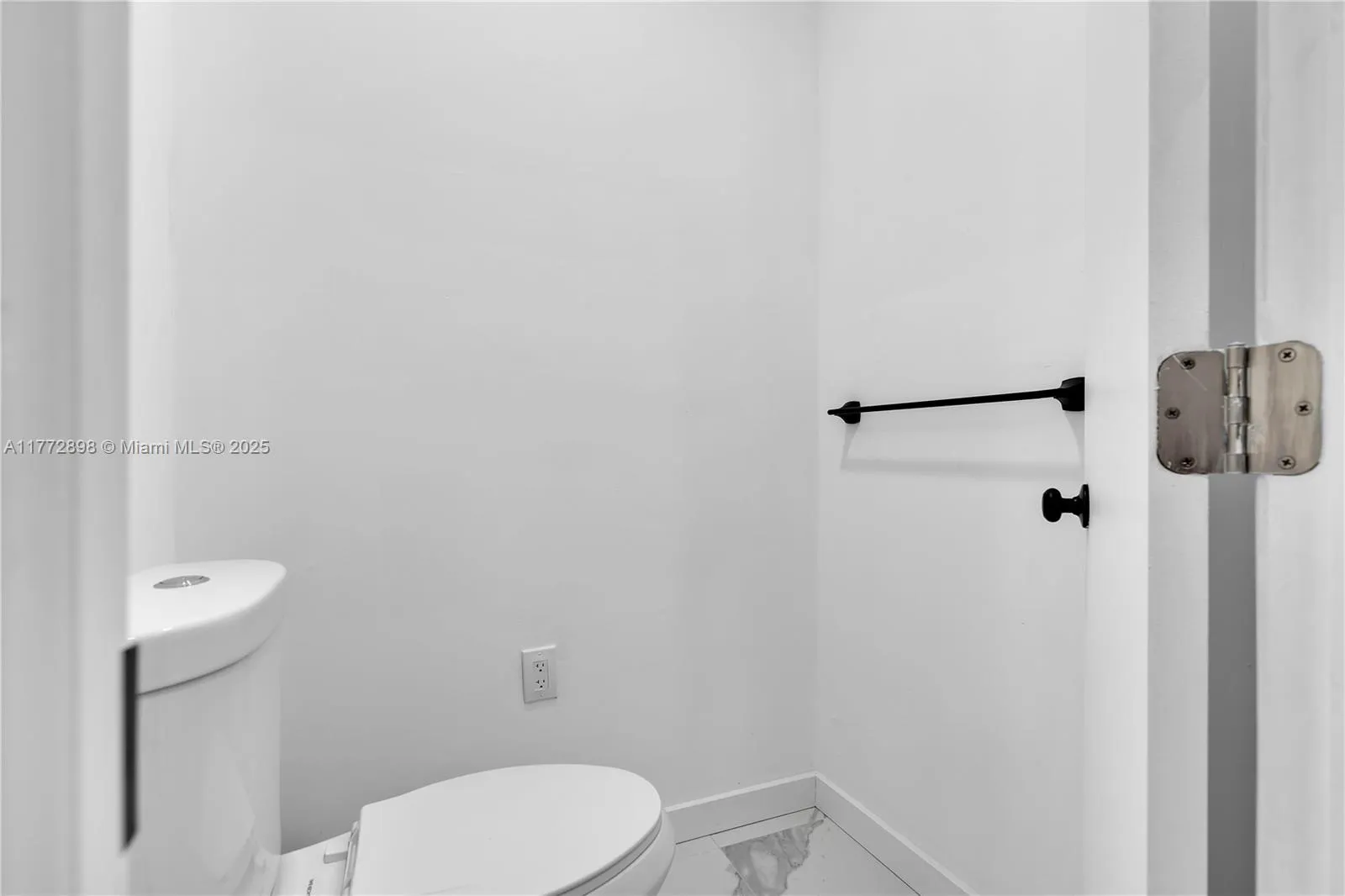 Miami Beach, Florida 33141, United States, ,1 BathroomBathrooms,Residential,Active,98595