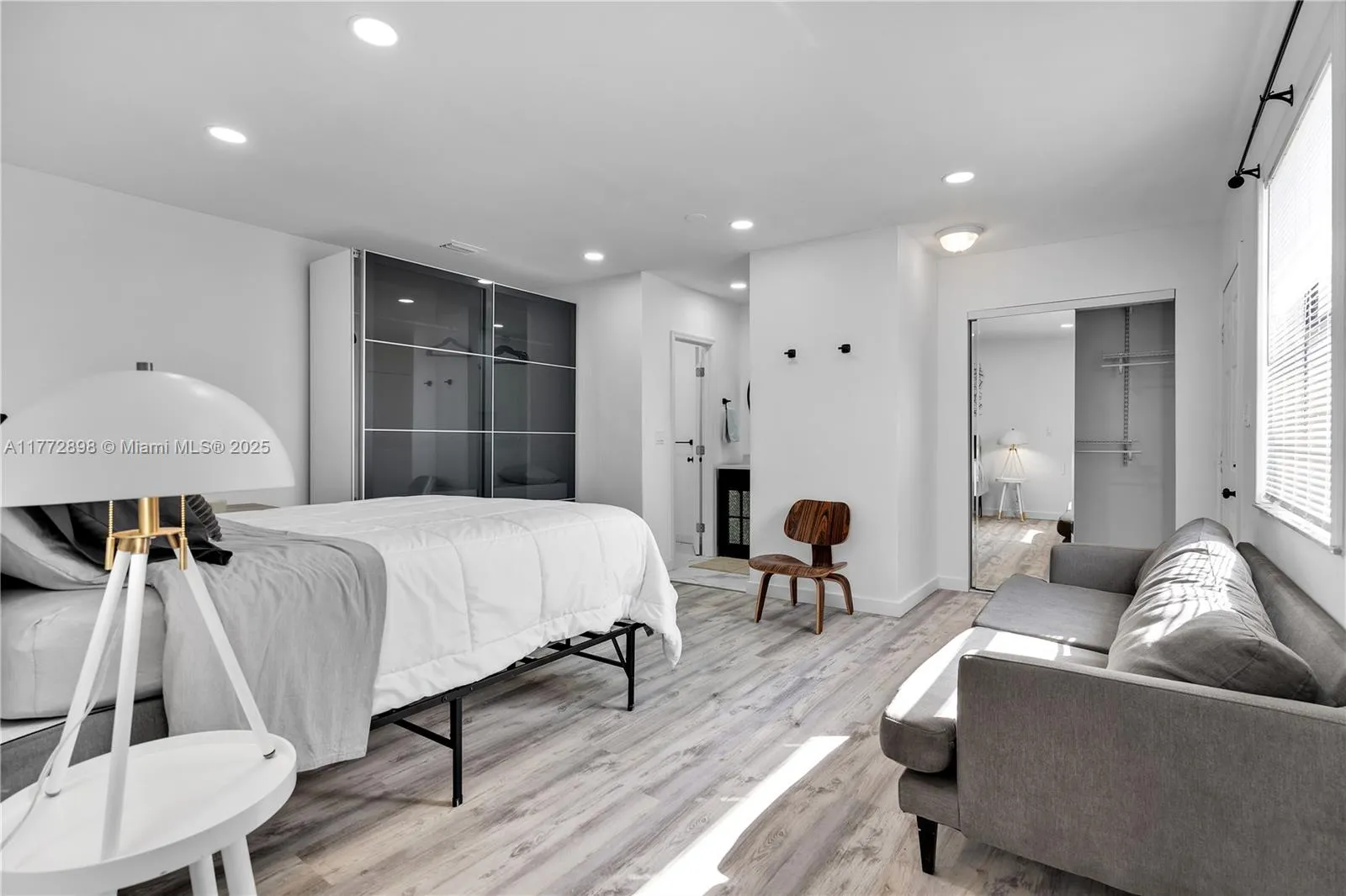 Miami Beach, Florida 33141, United States, ,1 BathroomBathrooms,Residential,Active,98595