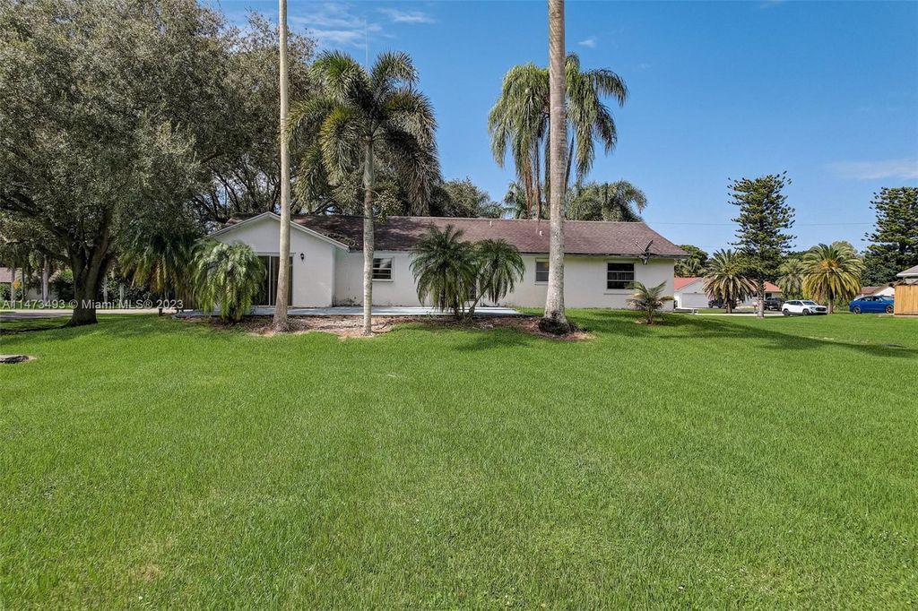 Photo of 5020 SW 201st Ter, Southwest Ranches, FL 33332 (MLS # A11473493)