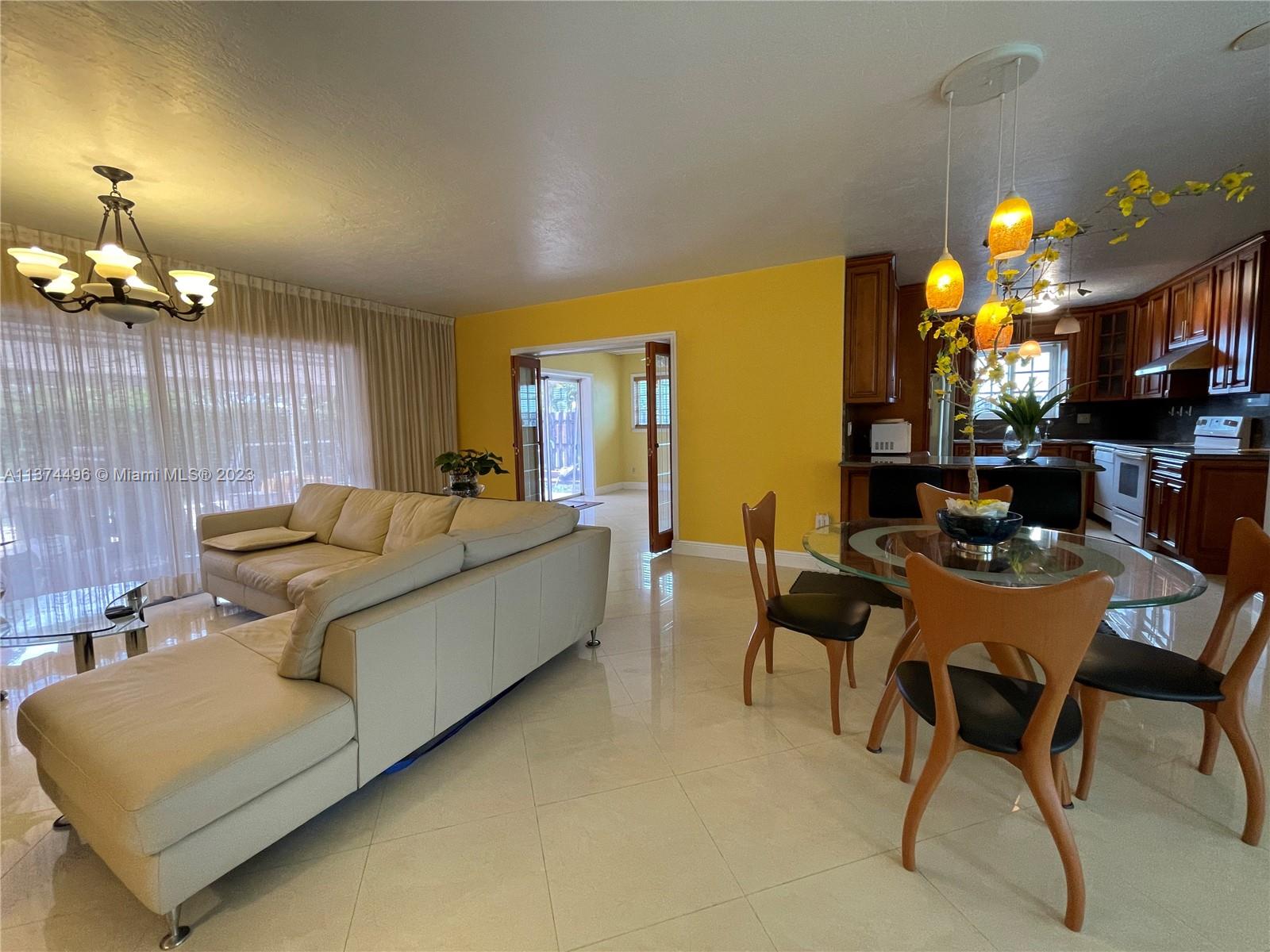 DARLINGTON MANOR - Residential