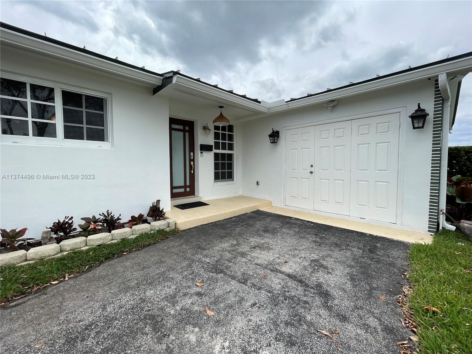 DARLINGTON MANOR - Residential