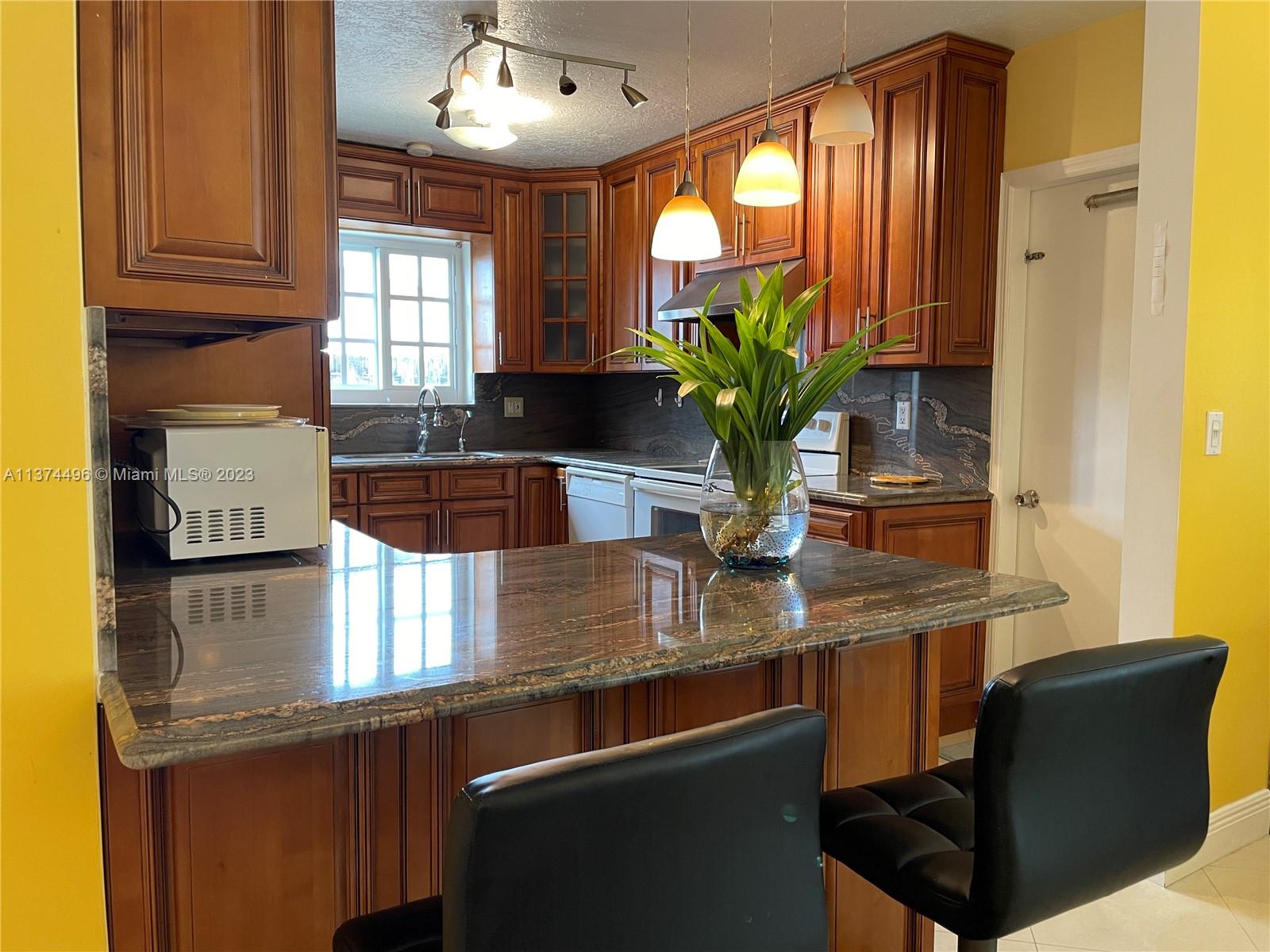 DARLINGTON MANOR - Residential