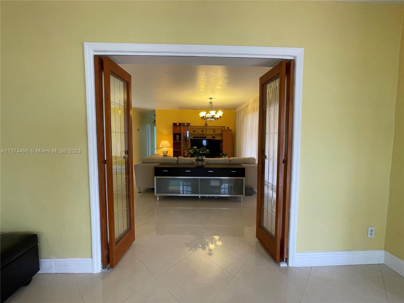 DARLINGTON MANOR - Residential