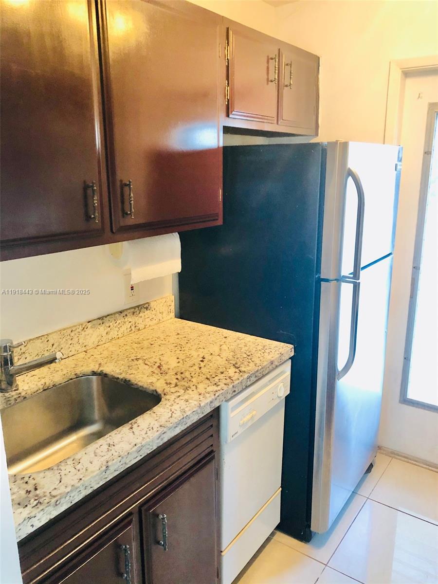 CLIFF LAKE VILLAS CO-OP - Residential Lease