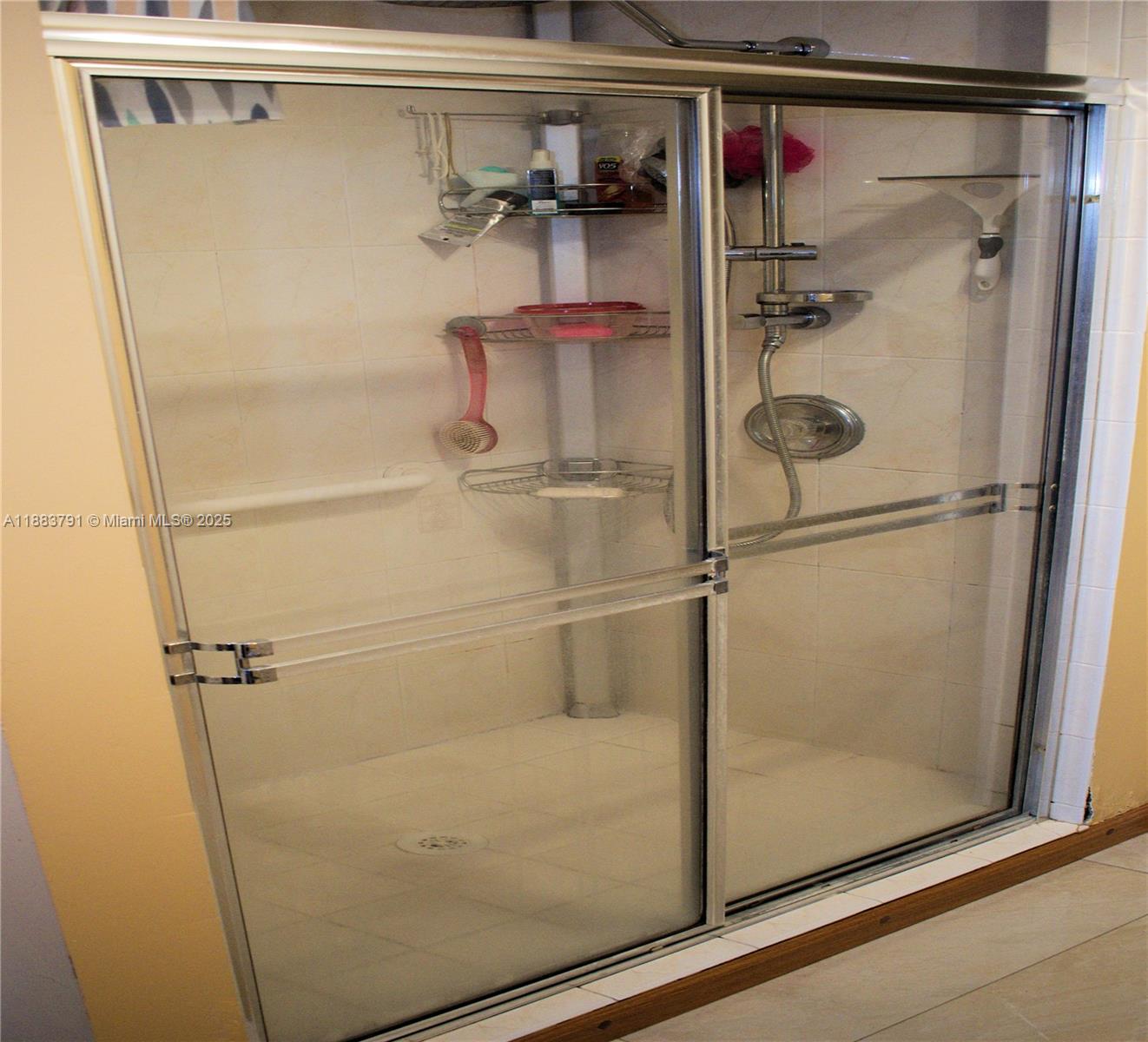 THE COURTS AT DORAL ISLES - Residential