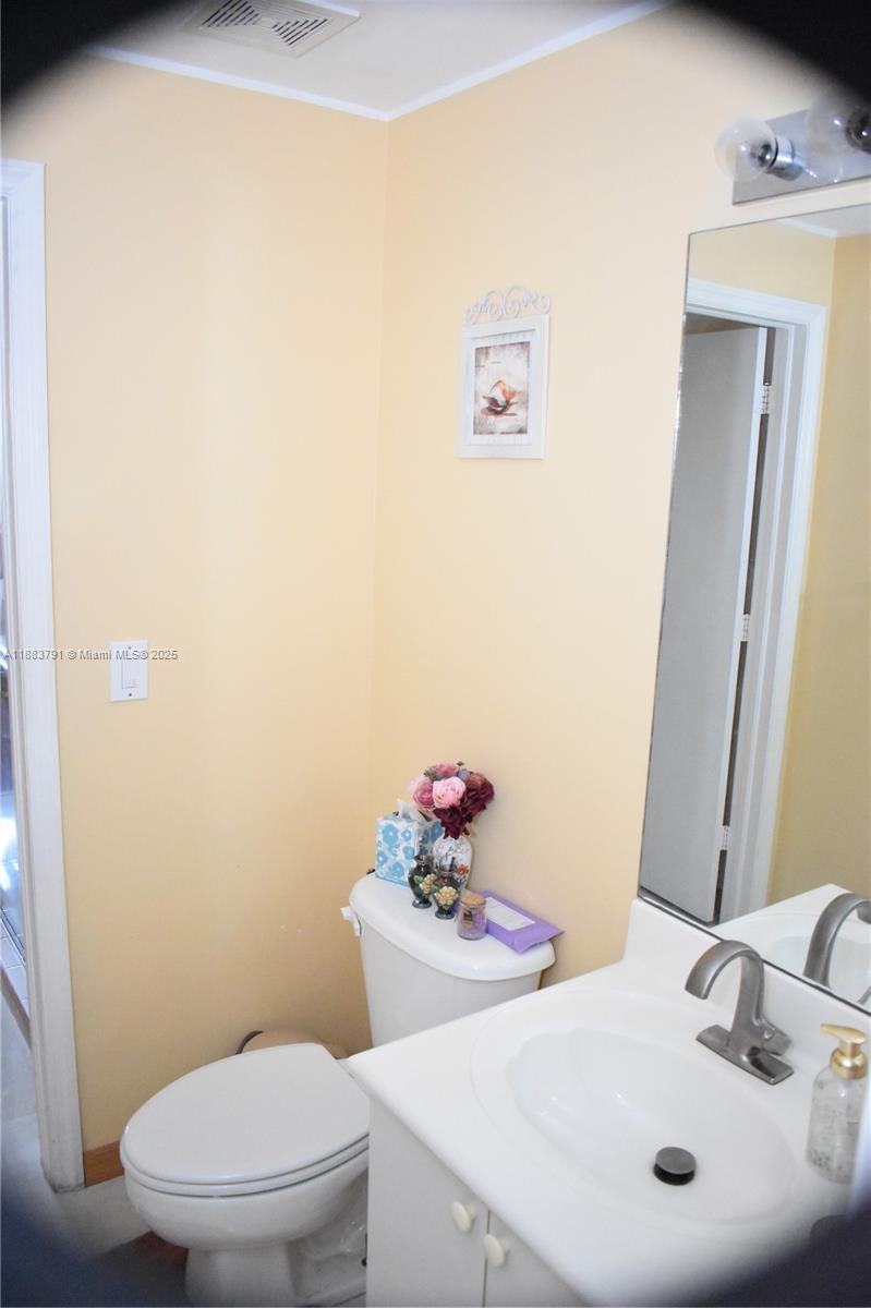 THE COURTS AT DORAL ISLES - Residential