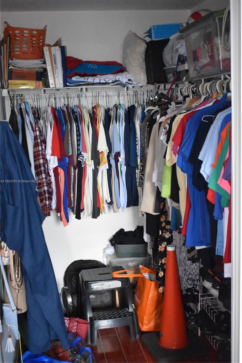 THE COURTS AT DORAL ISLES - Residential