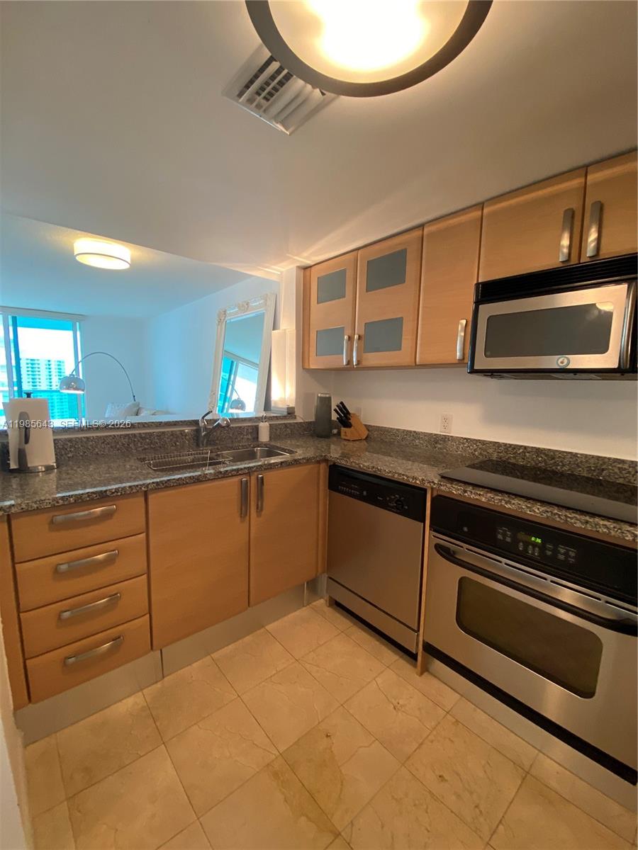 2101 Brickell Ave 2210