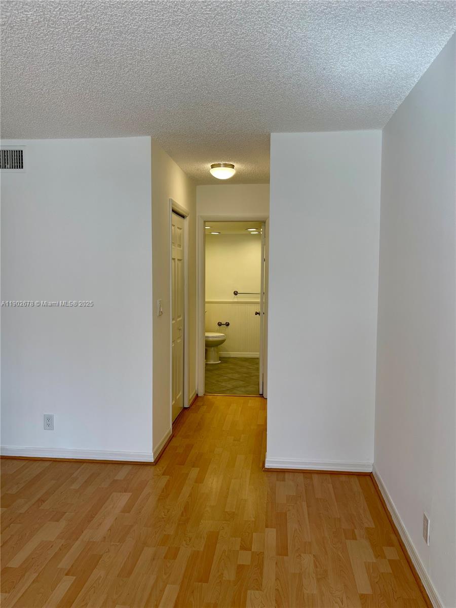 BUILDING SIX OF RACQUET C - Residential Lease