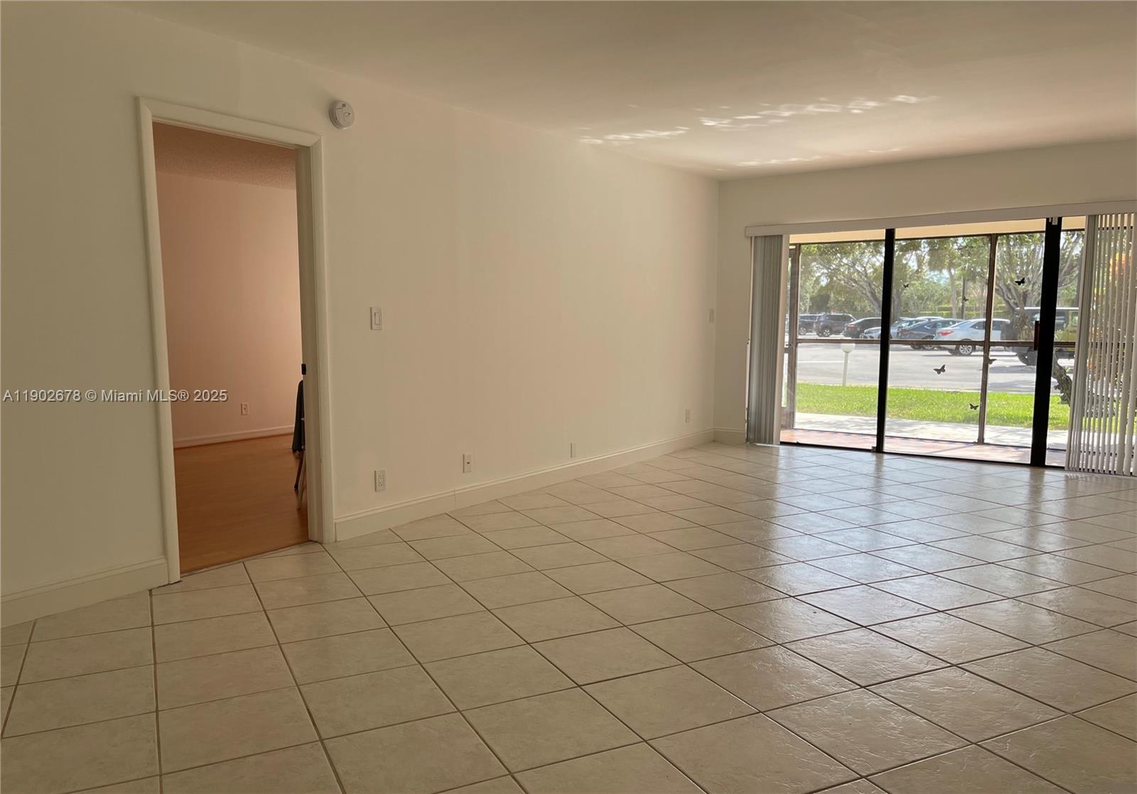 BUILDING SIX OF RACQUET C - Residential Lease