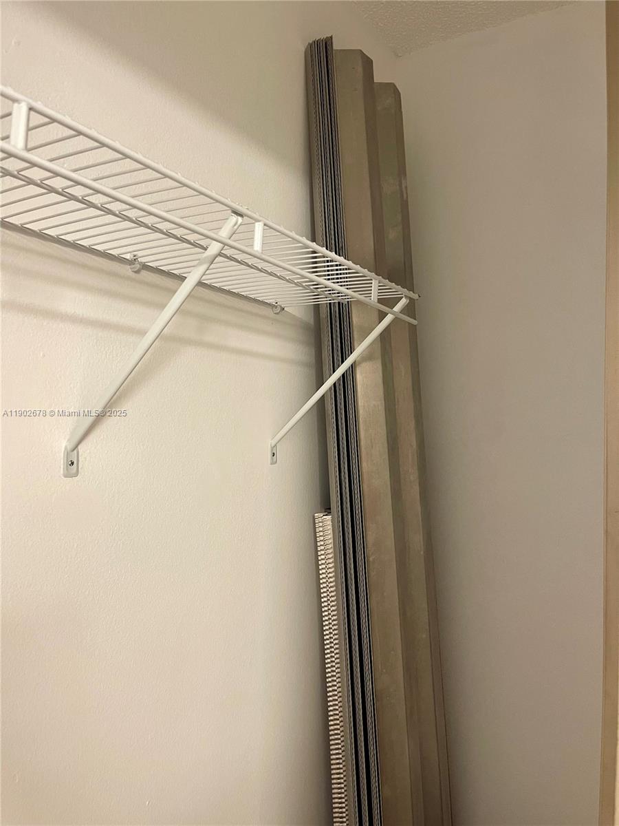 BUILDING SIX OF RACQUET C - Residential Lease