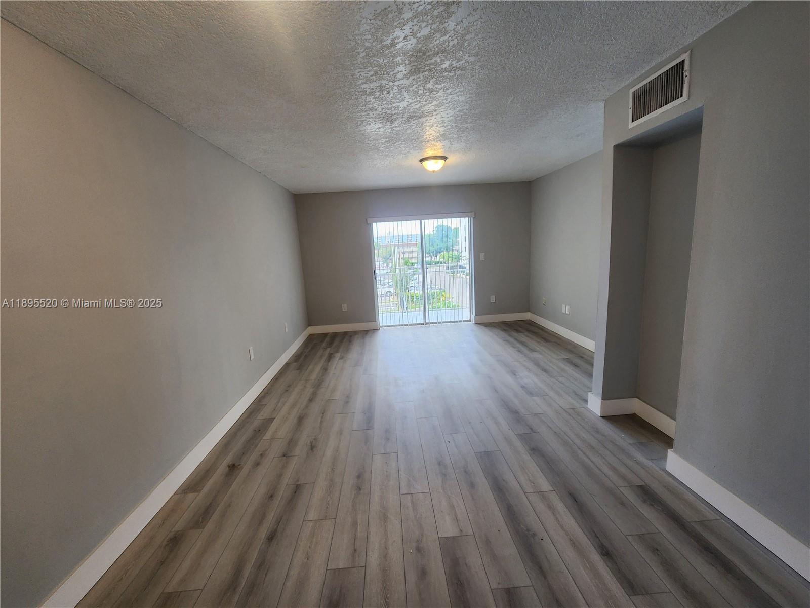 View photos, virtual tours, details... 11309 SW 200th St 303-C