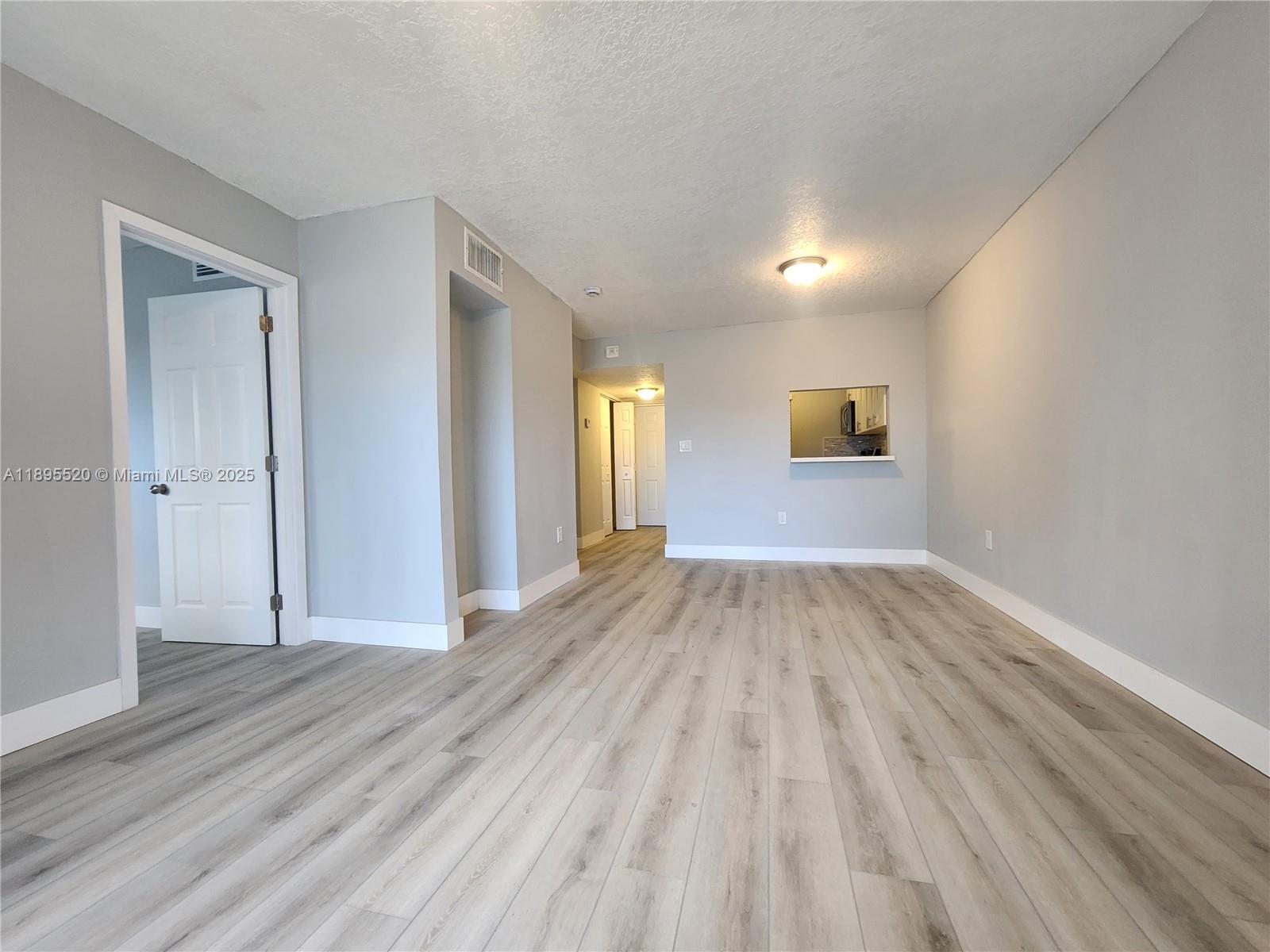 View photos, virtual tours, details... 11309 SW 200th St 303-C