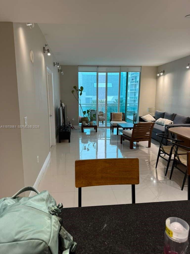 THE PLAZA 851 BRICKELL CO - Residential Lease