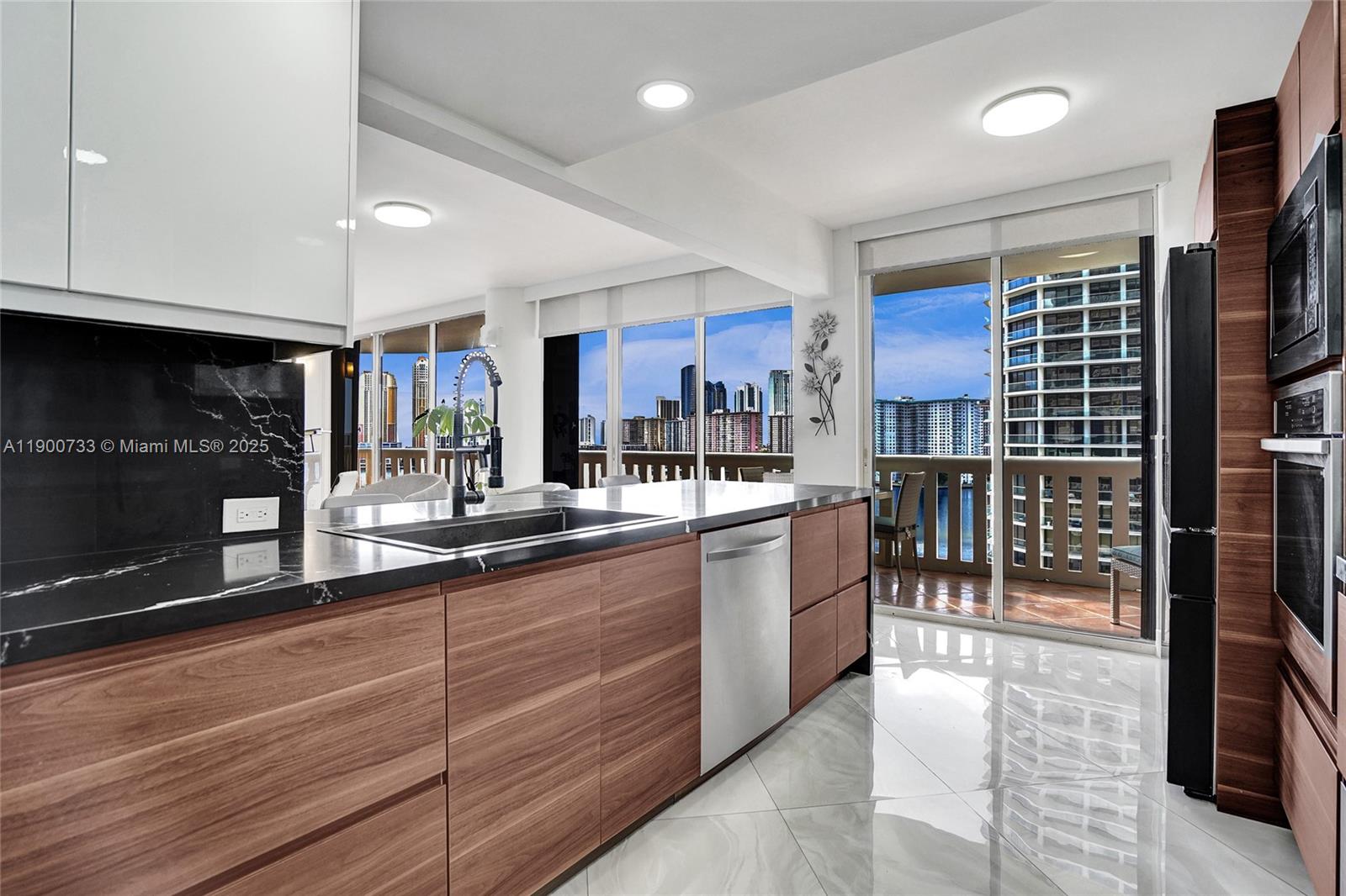 3000 ISL BLVD WILLIAMS IS - Residential