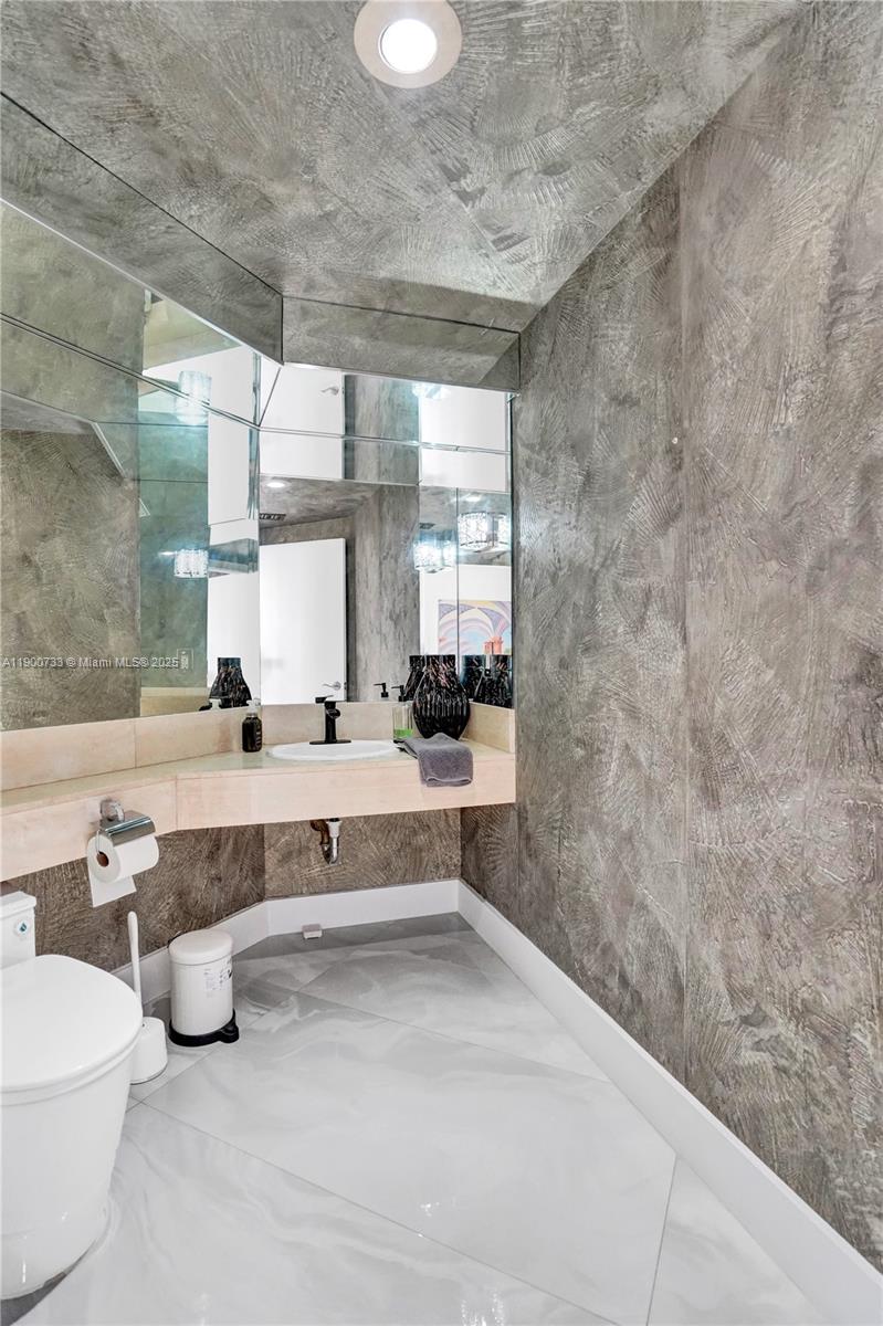 3000 ISL BLVD WILLIAMS IS - Residential