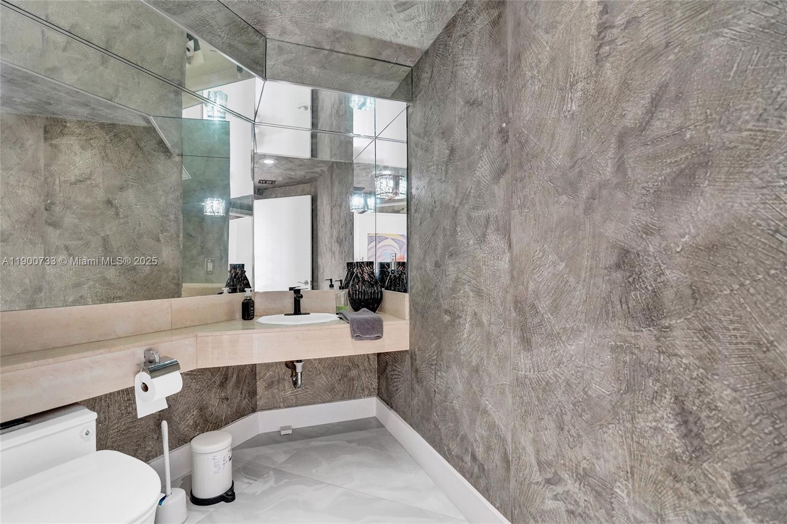 3000 ISL BLVD WILLIAMS IS - Residential