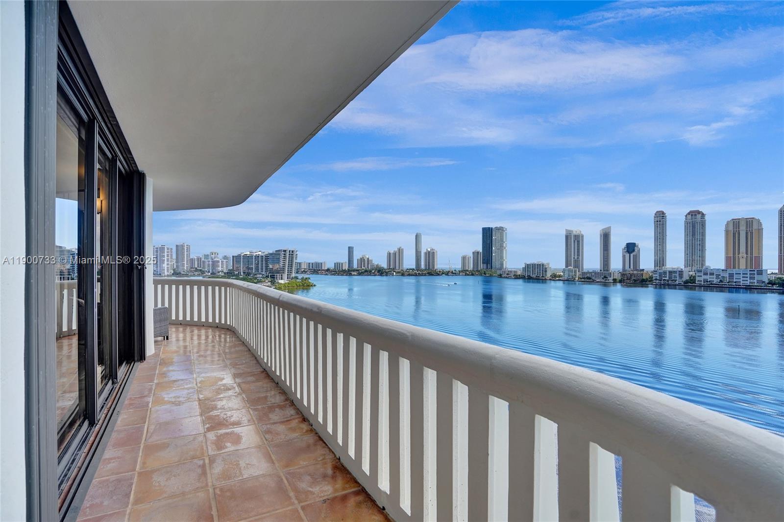 3000 ISL BLVD WILLIAMS IS - Residential