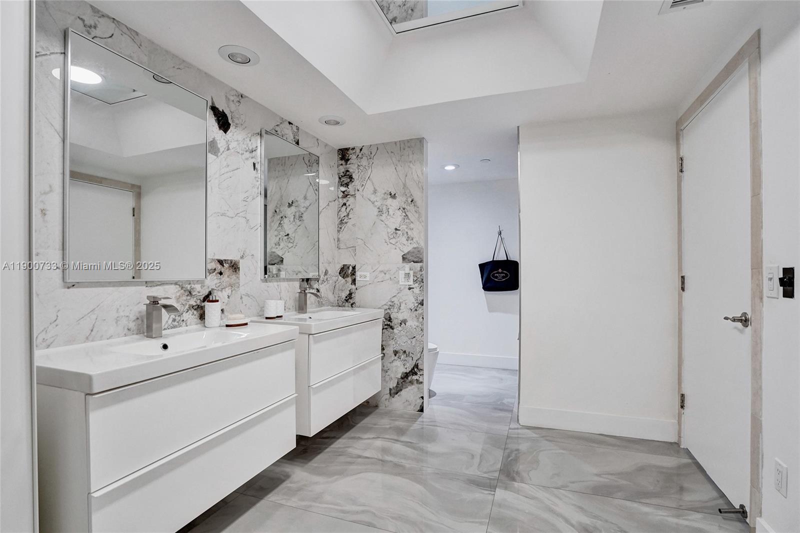 3000 ISL BLVD WILLIAMS IS - Residential