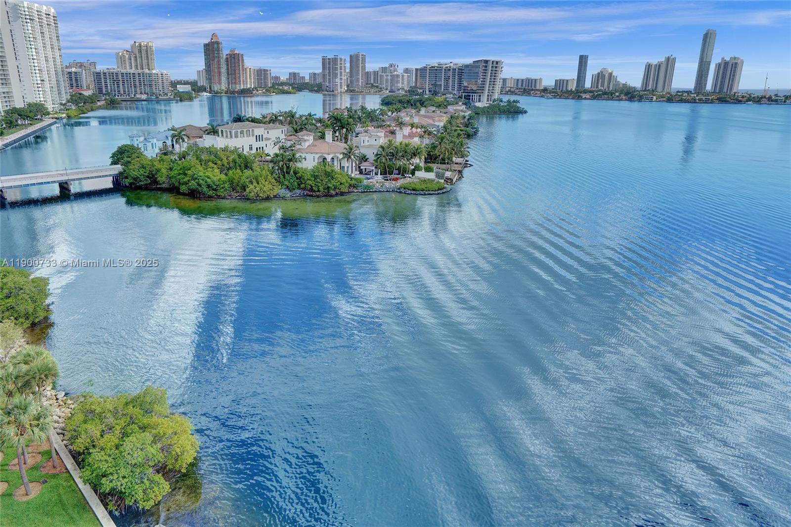 3000 Island Blvd 1106, Aventura, FL, 33160/$1,296,000 2 3000 Island Blvd 1106