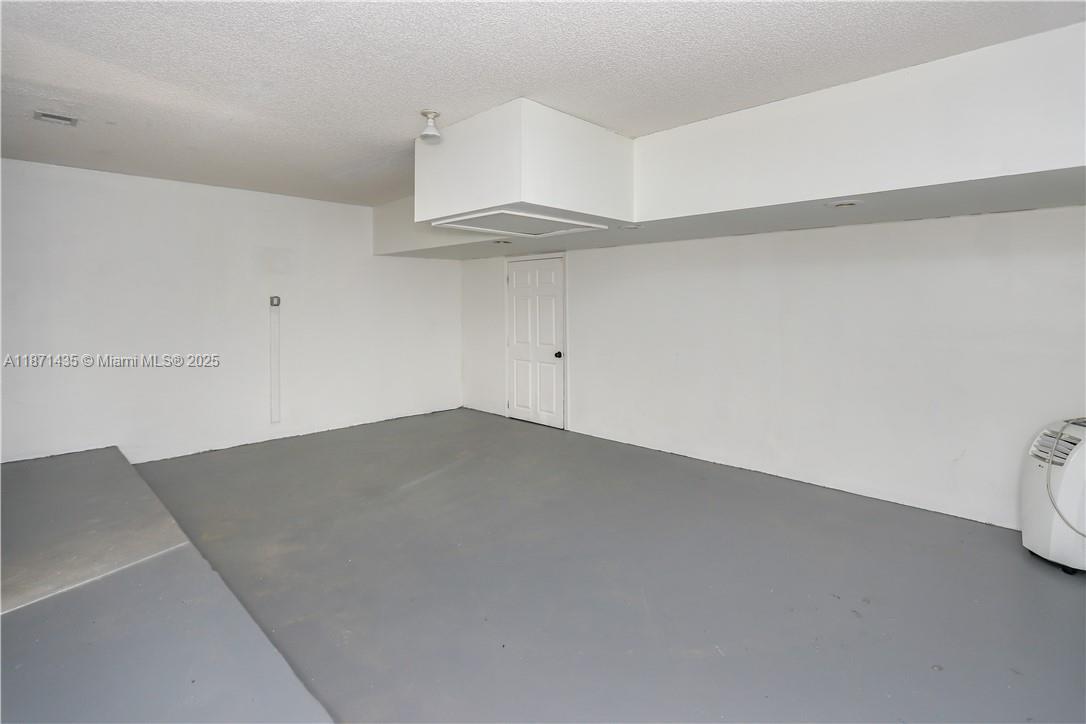 PEMBROKE ISLES - Residential Lease