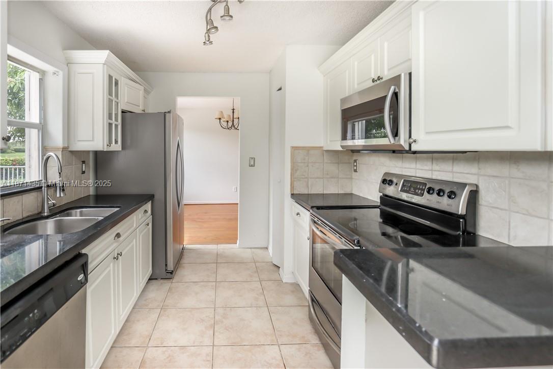 PEMBROKE ISLES - Residential Lease