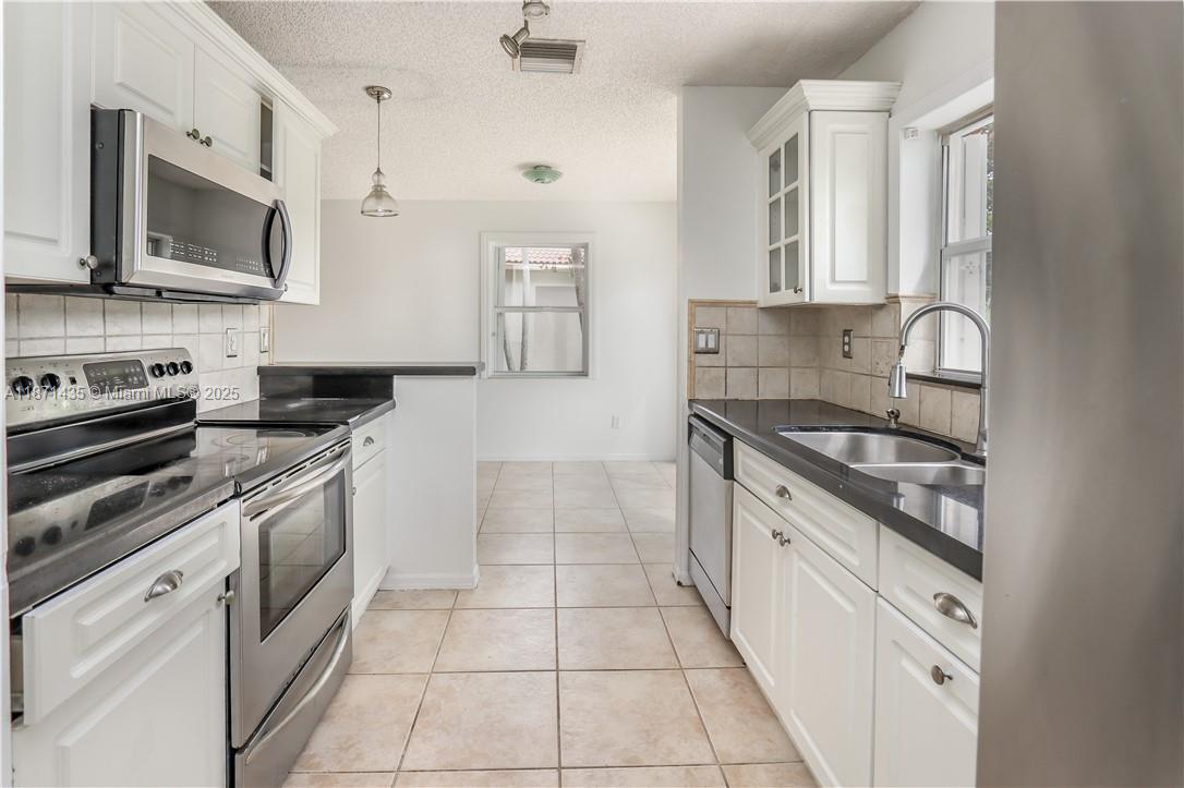 PEMBROKE ISLES - Residential Lease