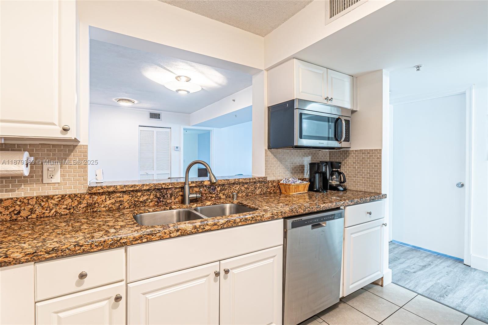 SHERIDAN EAST CONDO BLDG 1 - Residential Lease