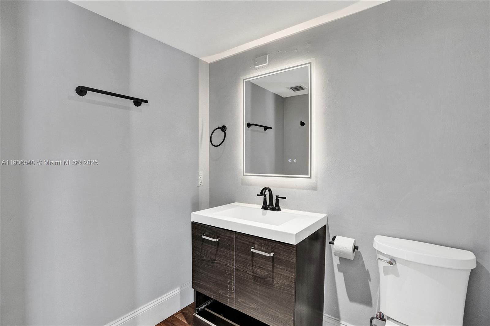 THE GRANDVIEW PALACE COND - Residential