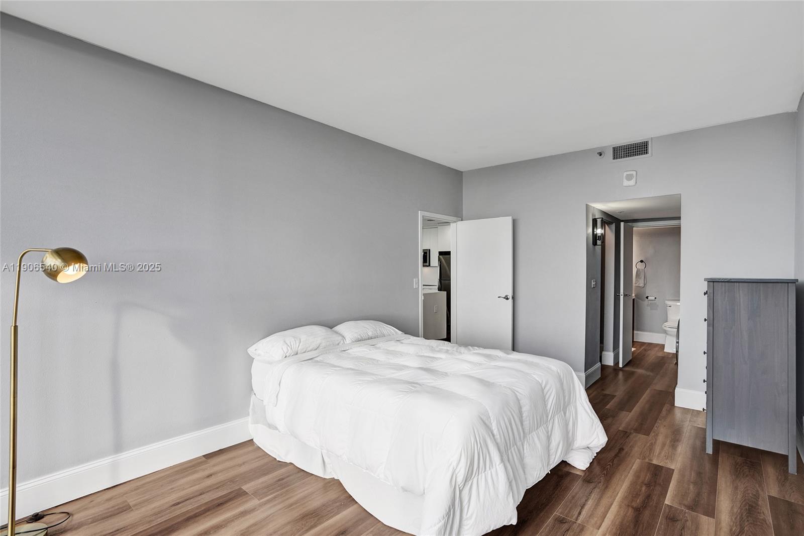 THE GRANDVIEW PALACE COND - Residential