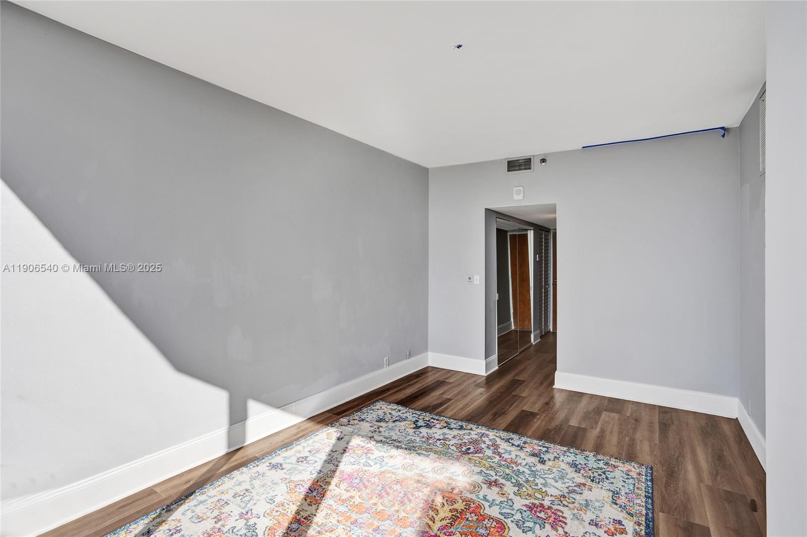 THE GRANDVIEW PALACE COND - Residential