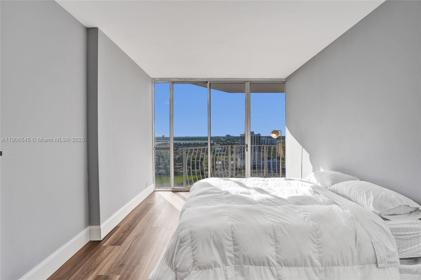 THE GRANDVIEW PALACE COND - Residential