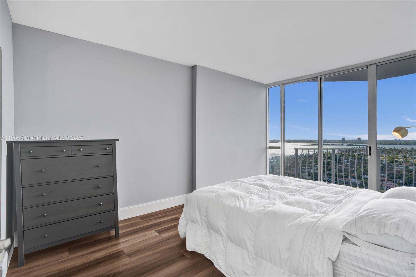 THE GRANDVIEW PALACE COND - Residential