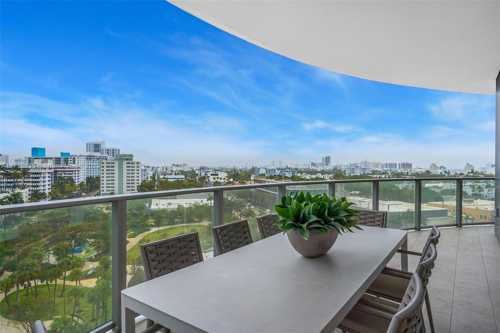 FIVE PARK - Residential