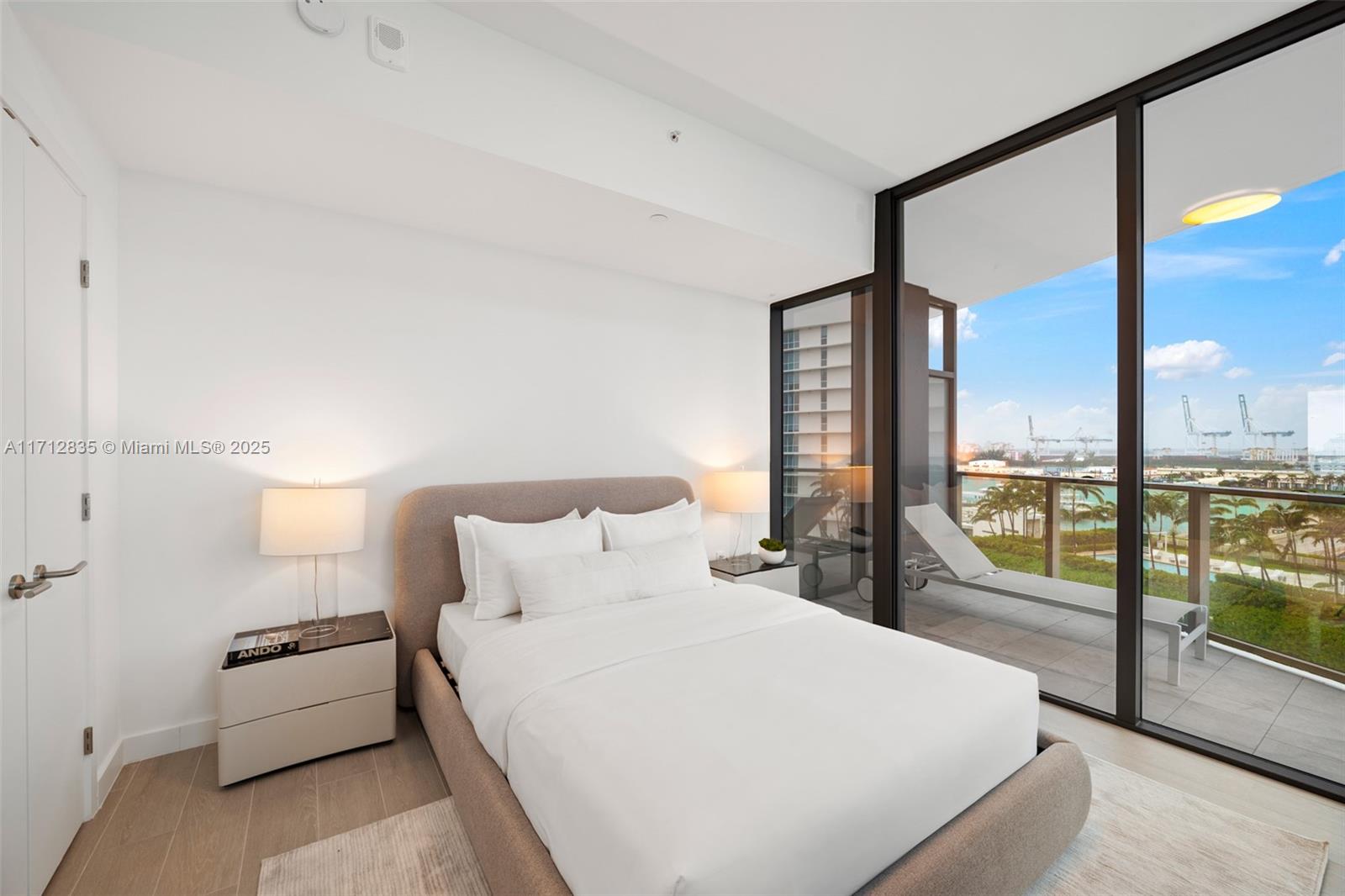 FIVE PARK - Residential