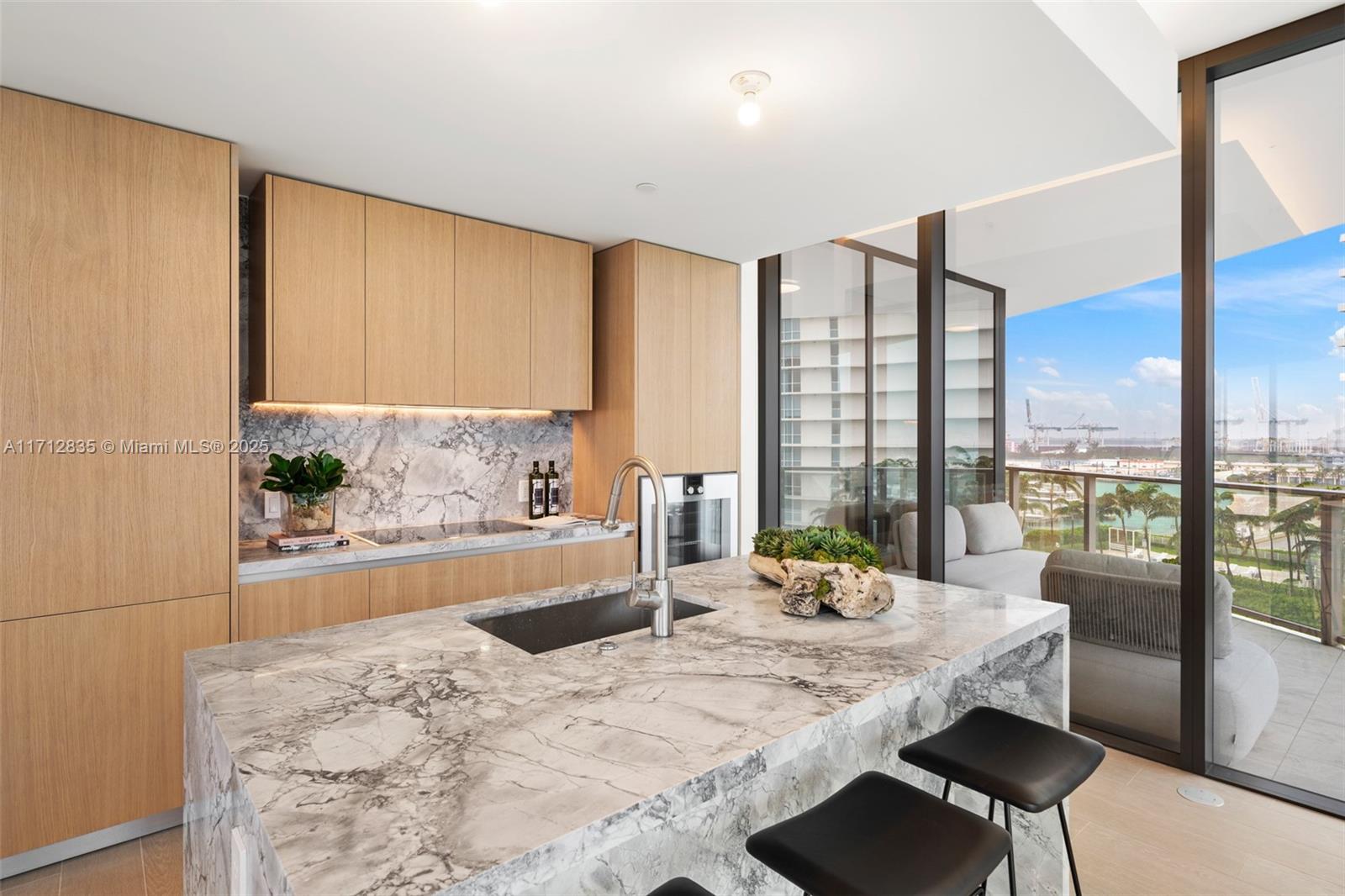 FIVE PARK - Residential
