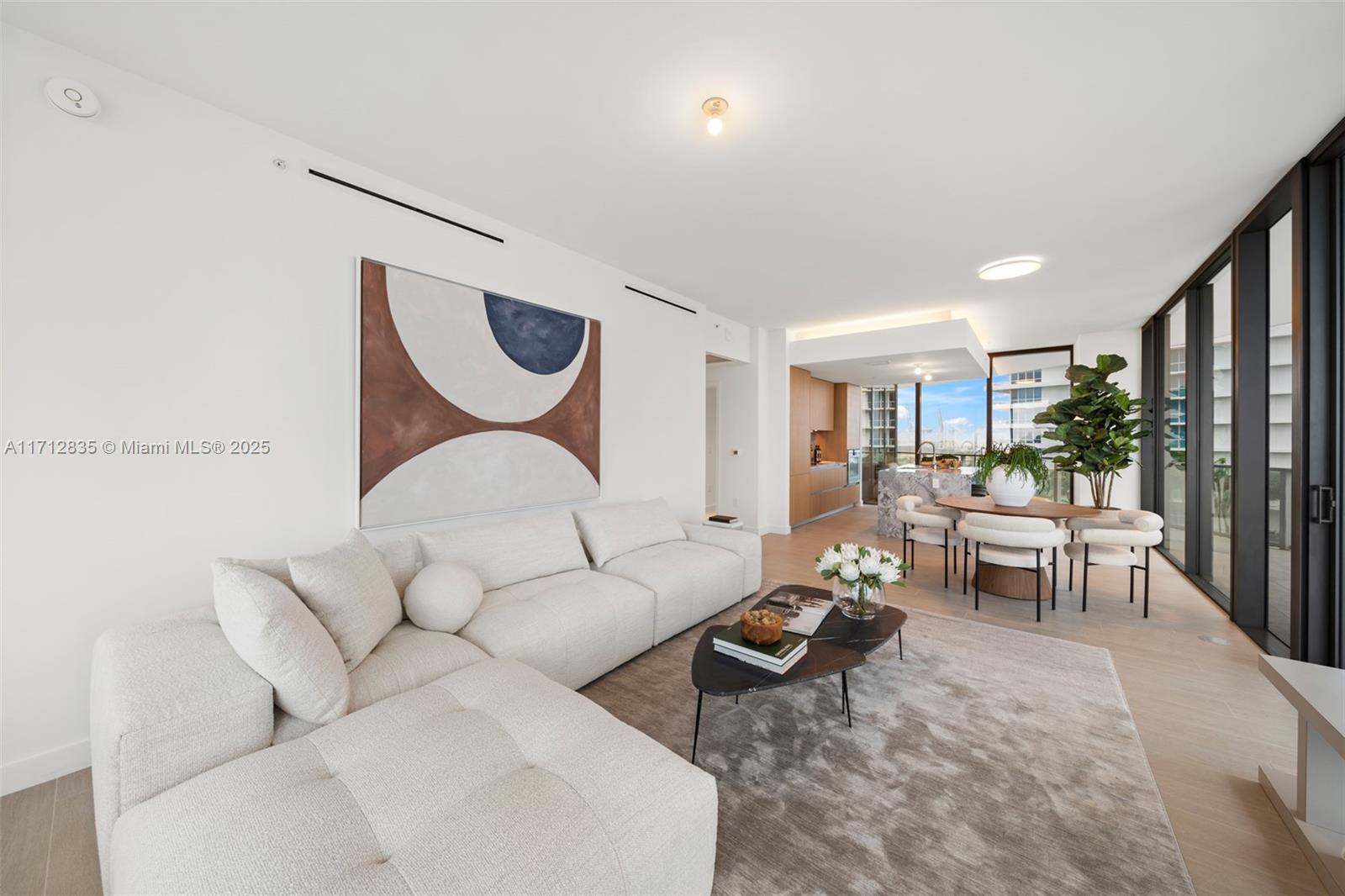 FIVE PARK - Residential