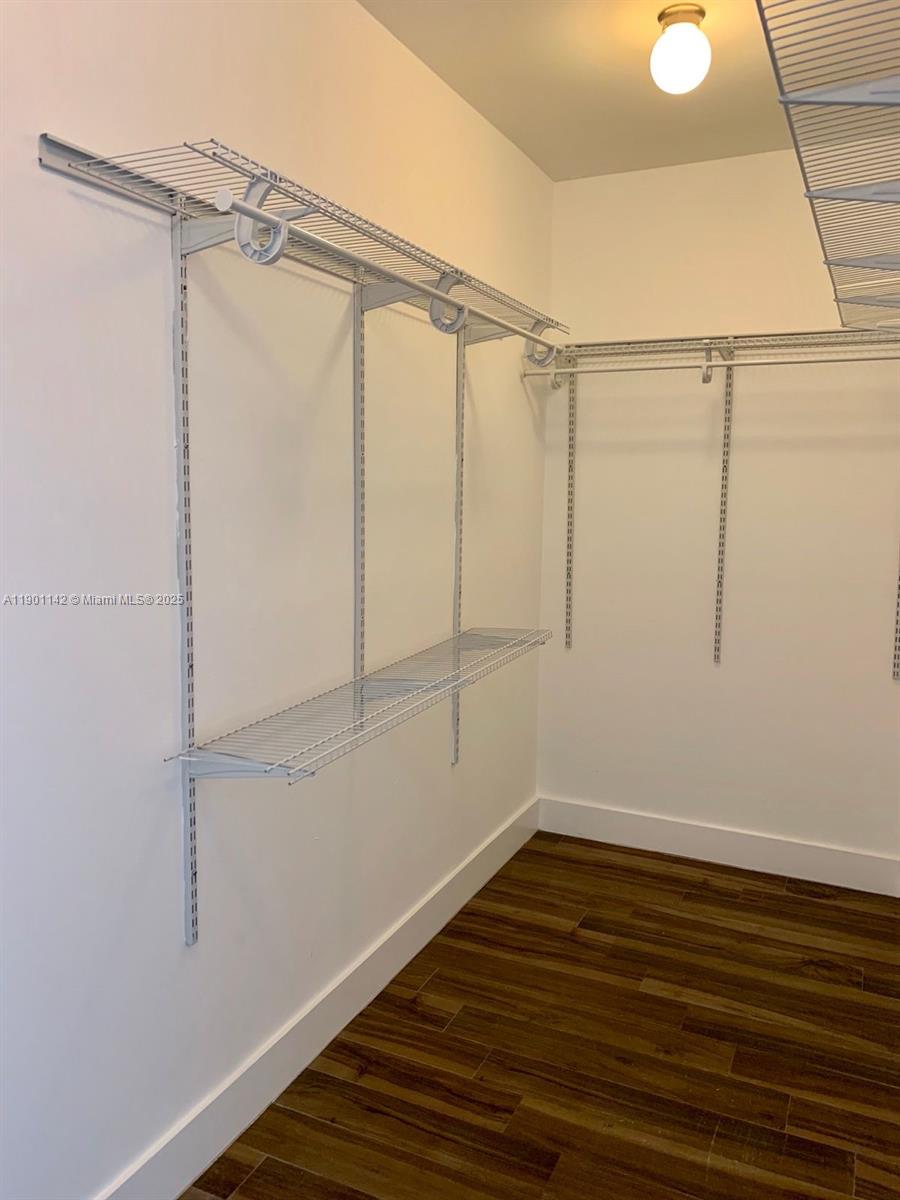 AVALON SUB - Residential Lease