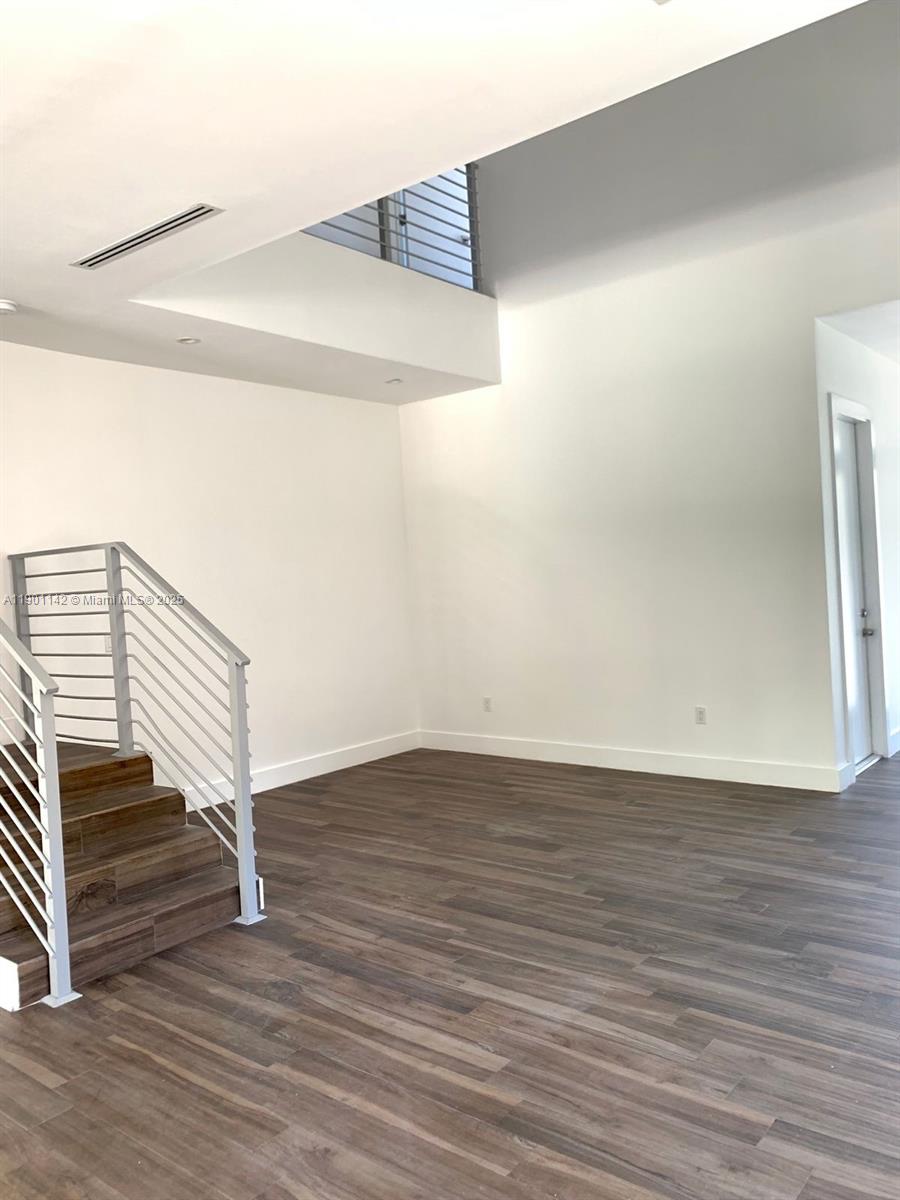 AVALON SUB - Residential Lease