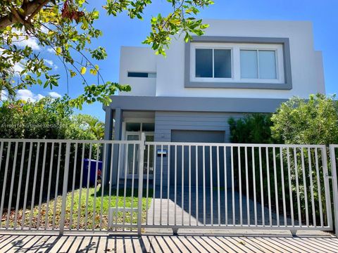 2852 SW 32nd Ct 2852 Miami FL 33133