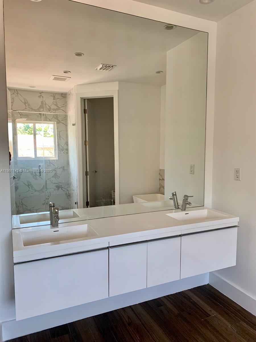 AVALON SUB - Residential Lease