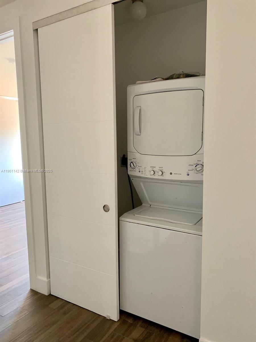 AVALON SUB - Residential Lease