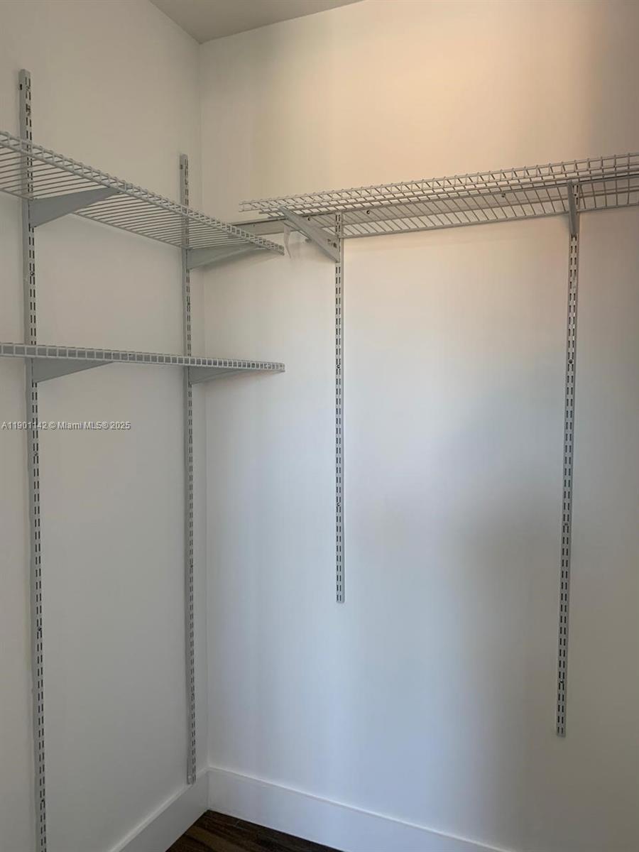 AVALON SUB - Residential Lease